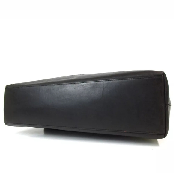 AUTHENTIC CHANEL LOGO EMBOSSED ONE SHOULDER BAG - Picture 7 of 9